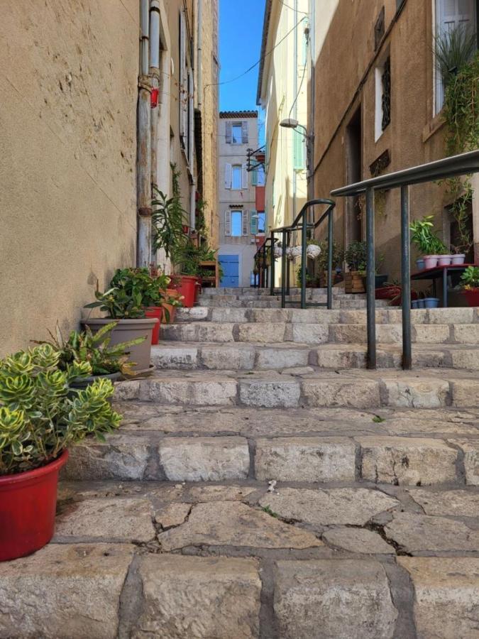 Chez Melanie Et Rodolphe Apartment La Ciotat Bagian luar foto