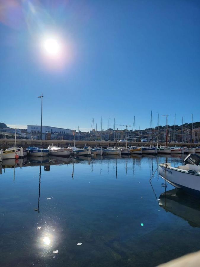 Chez Melanie Et Rodolphe Apartment La Ciotat Bagian luar foto