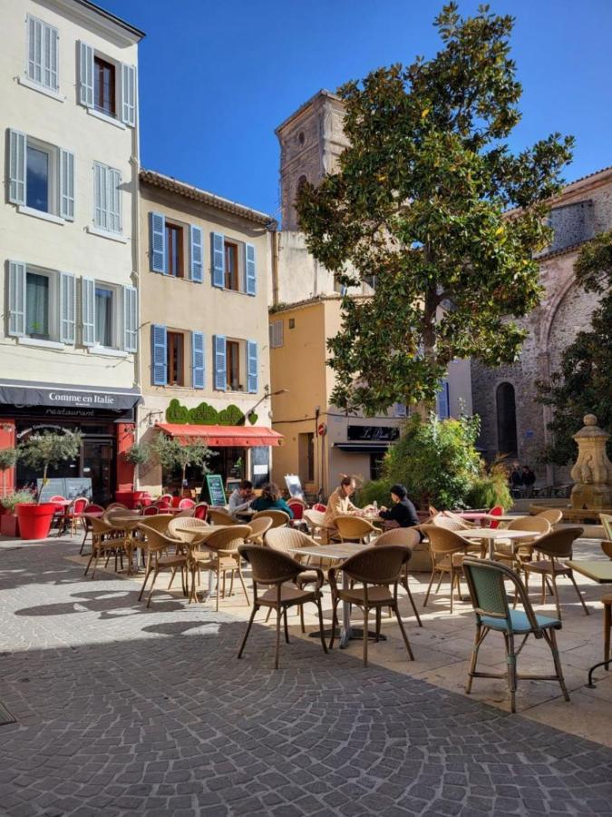 Chez Melanie Et Rodolphe Apartment La Ciotat Bagian luar foto